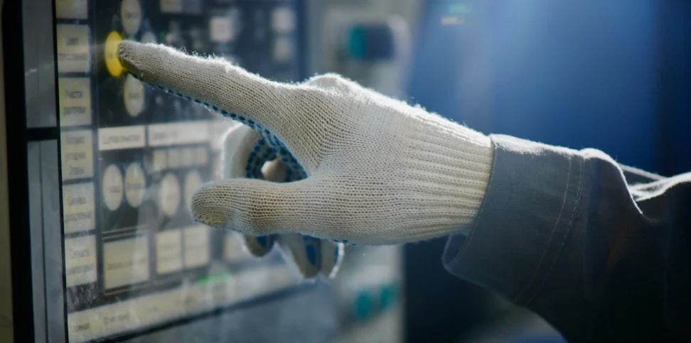 capacitive vs resistive touch screens for industrial applications